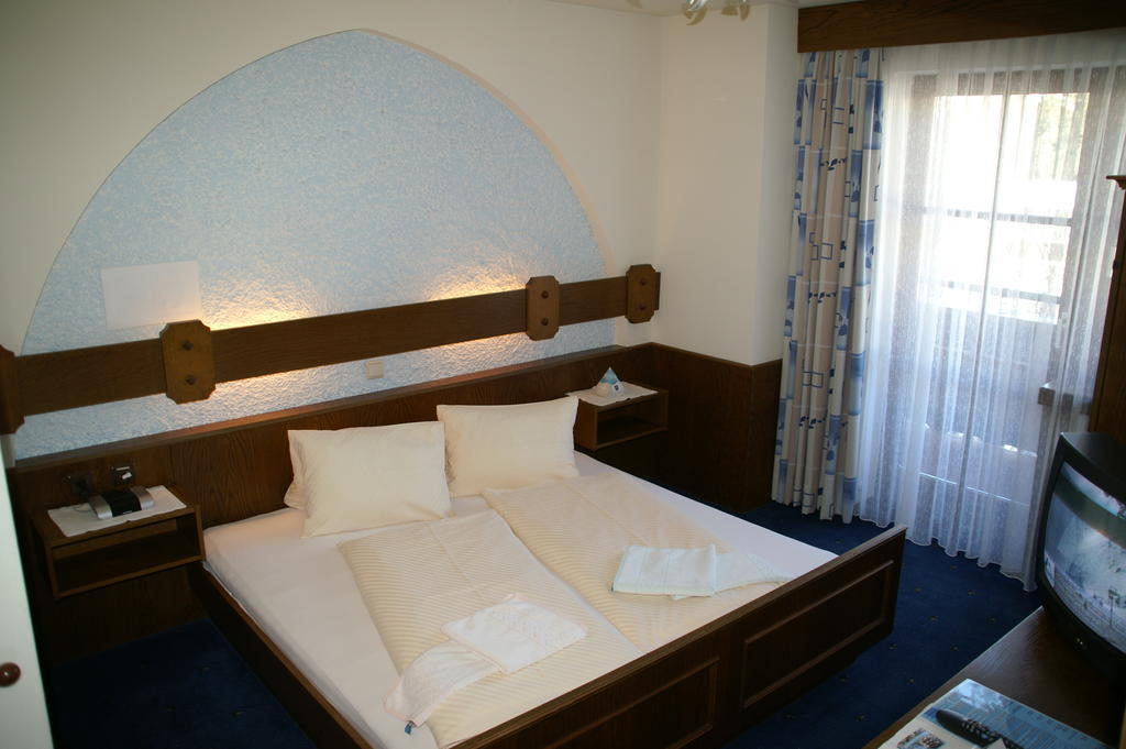 Pension Heidi Hotel Kaprun Room photo